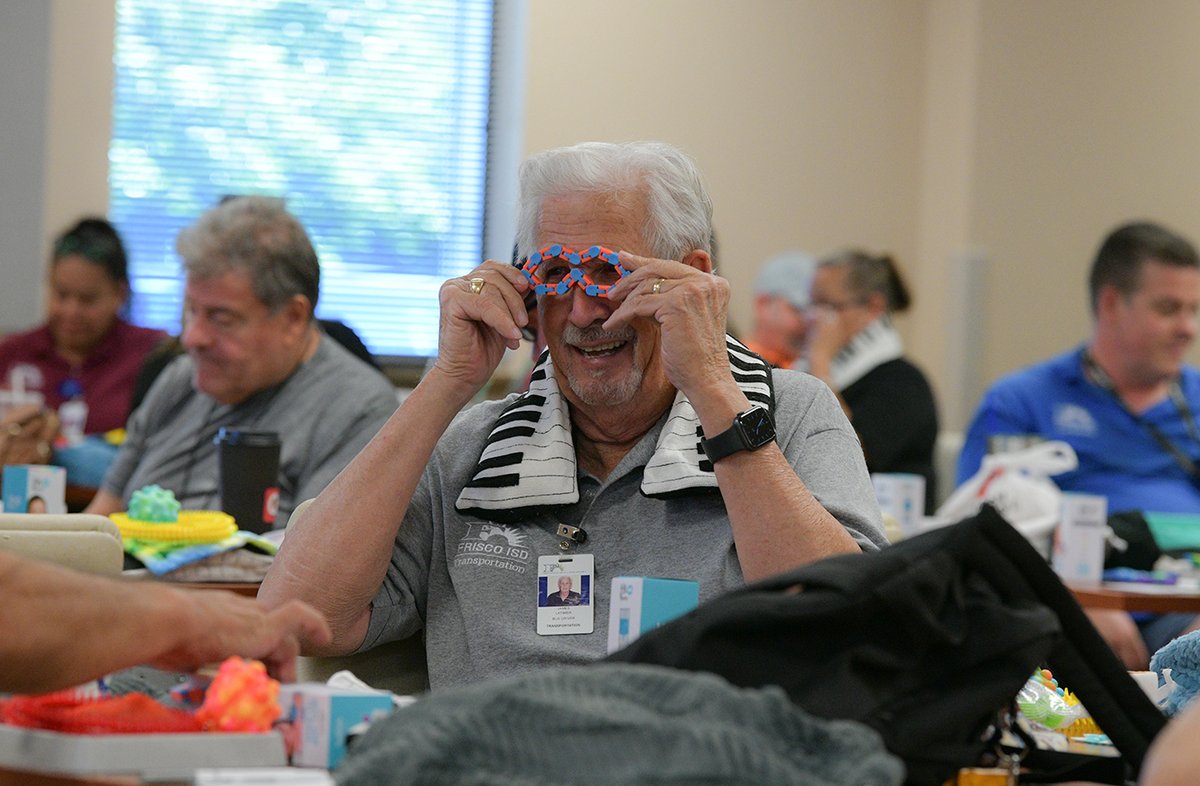 Frisco ISD bus drivers are leading a new initiative to support special education students with sensory kits on board. 🚌
#FISDElevate

Learn more: ow.ly/RwAF50Ql5ef