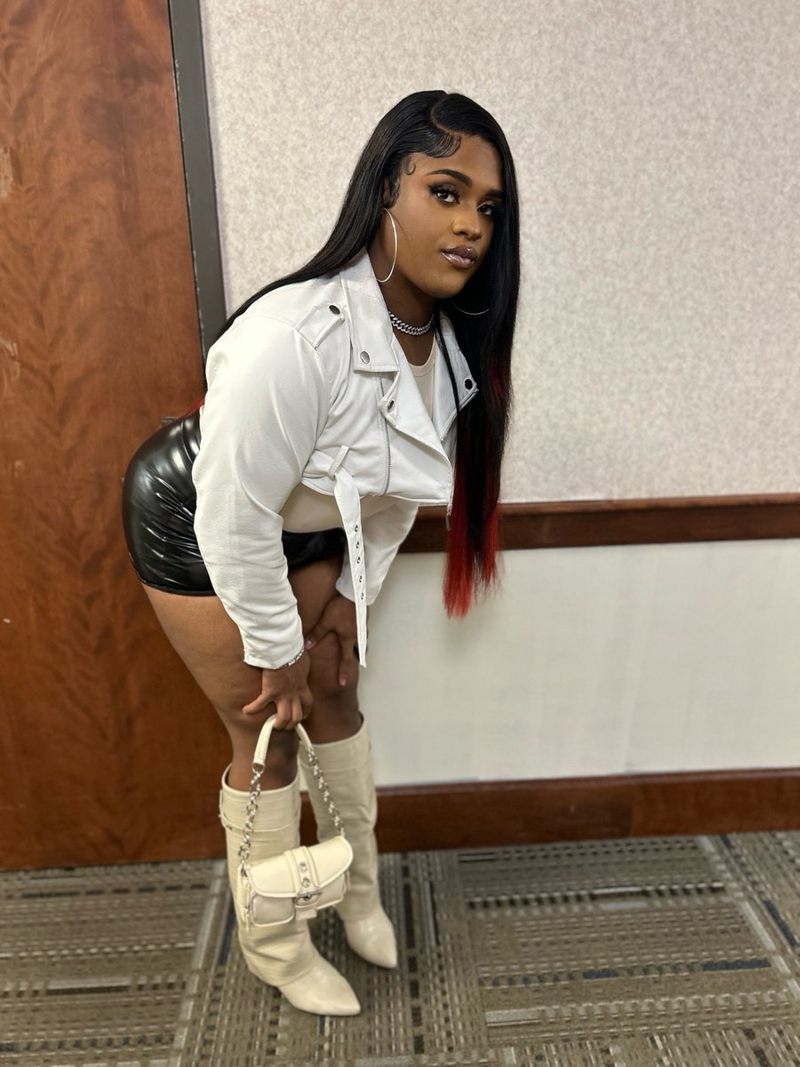 barbies_dream_'s tweet photo. Slim, thick, chocolate plus I’m Hella toxic 💋 https://t.co/aCkHo8N2Ll