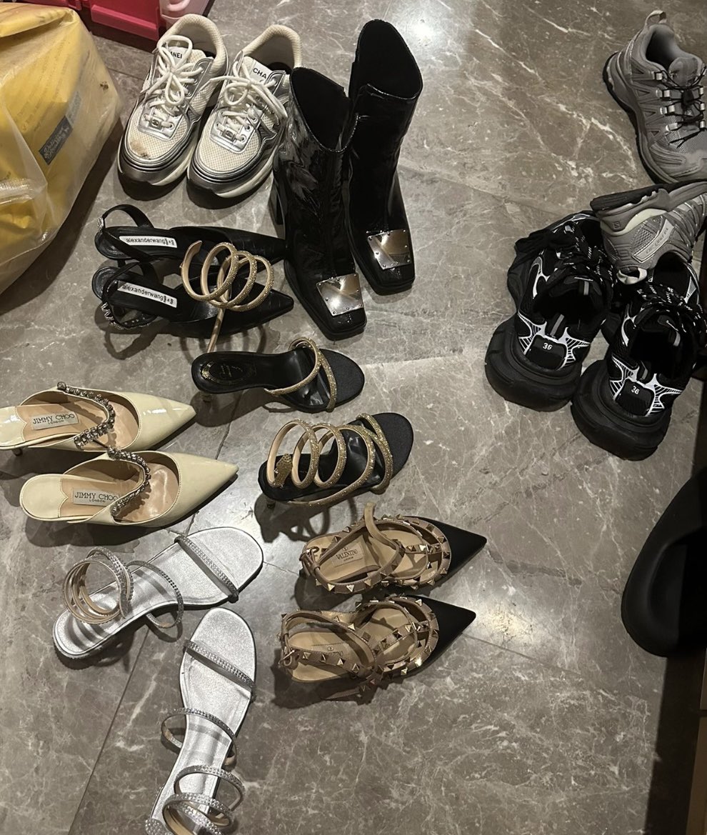 淄博张店0533 扫楼打胶同好 互换资源 #张店 #淄博 #扫楼 #打胶 #射鞋 #据点 #反差婊 #网红 #恋鞋癖 #恋腿癖 #丝袜 #黑丝 #肉丝