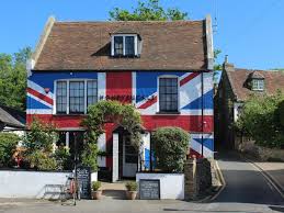SELondonBoozers's tweet image. Honeysuckle Inn 31 Honeysuckle Road #CT11 this place was very busy. Young personable landlord engaging with punters at the bar. They have a barbershop in the back room and done a decent paint job to celebrate the Jubilee in 2022 (last photo) 👌🍻