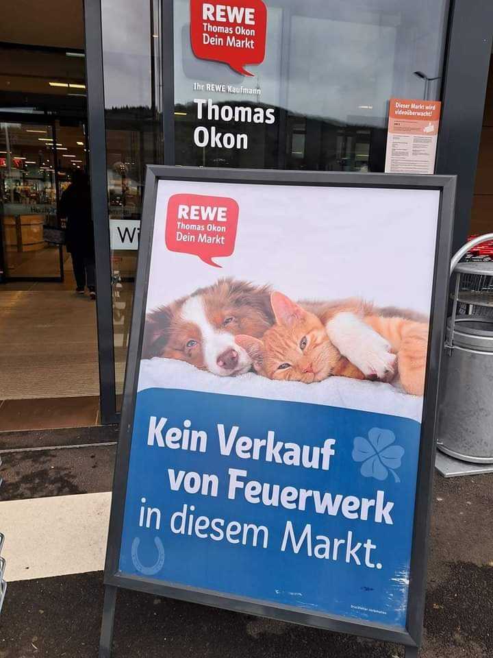 Gem_f_d_Tiere's tweet photo. VORBILDHAFT, SO EIN SCHILD SOLLTE VOR JEDEM GESCHÄFT STEHEN, DENN FEUERWERKSARTIKEL SIND NICHTS WEITER ALS TIERQUÄLEREI UND GELDVERSCHWENDUNG!!!

Foto: Netzfund https://t.co/a9mQ8BapgR