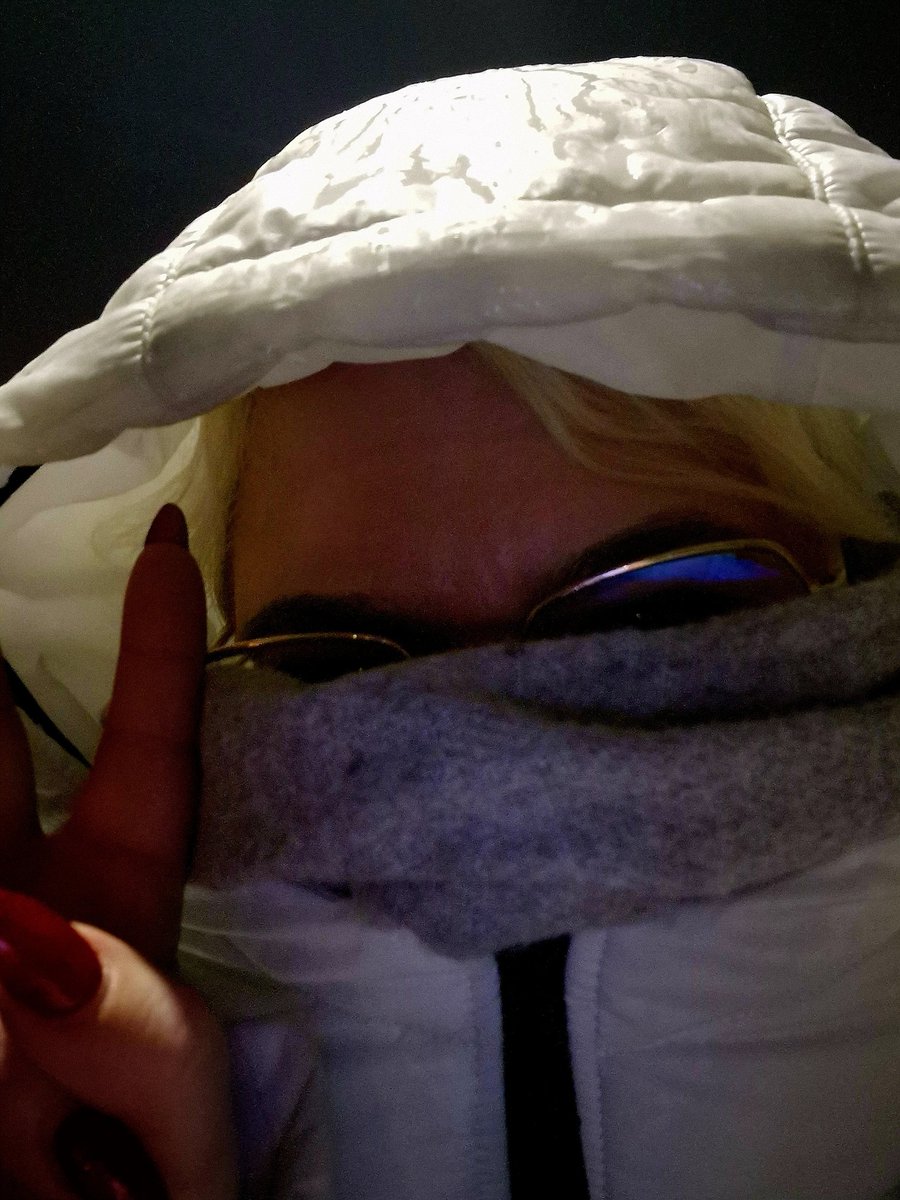 SueSumett's tweet photo. PAPA STYLE IN THE STORM
#freeme #buildjakapanputthaendme
#wtfisbubbles #ayobubbles #stannct #bibleismyhusband #nglispissingrain
#weallgonnadie https://t.co/XoNC2gsy0b