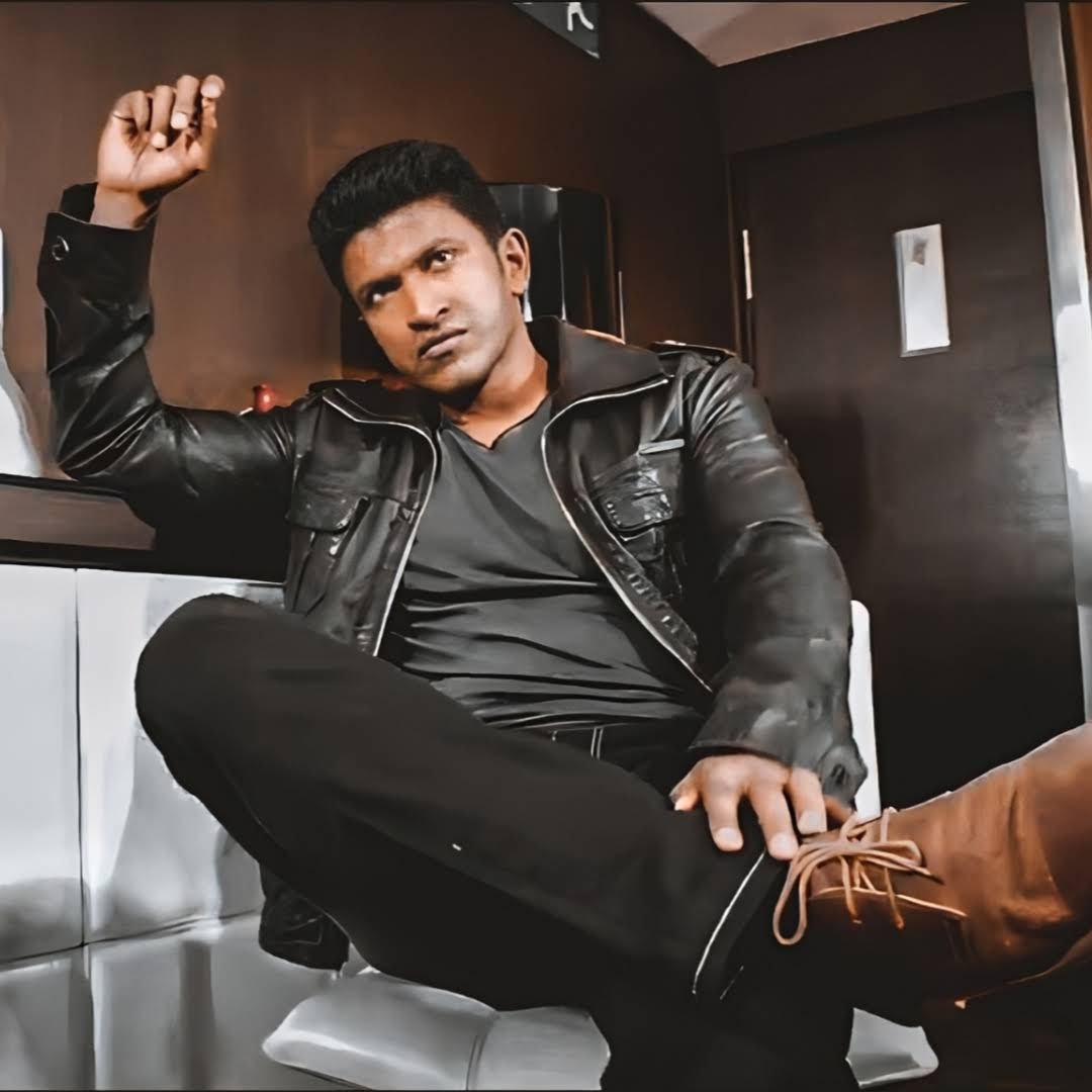 Mysuru Day 1 Pre Bookings in BMS

#Yuvarathnaa 
Shows : 106
Ff+SO : 106

#Kaatera
 Shows : 72
Ff+SO : 64

There might be 100's of kings who ruled mysore
But The Only king who will remain eternal in citizens heart ❤️‍🔥
#DrPuneethRajkumar 💥🛐