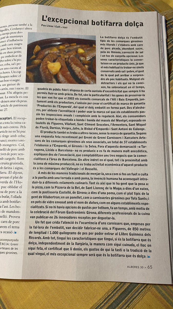 Llosa_pau's tweet photo. ✏️ L’editorial @GrupGavarres m’ha publicat dos articles a la revista #Alberes que parlen del comerç, la vida i els productes locals.
😊 Més il•lusió fa que t’encarreguin un article del teu poble.
📌 A més, el 14 de gener presentem la publicació a l’Ajuntament de Darnius. https://t.co/ND24V5JbU3
