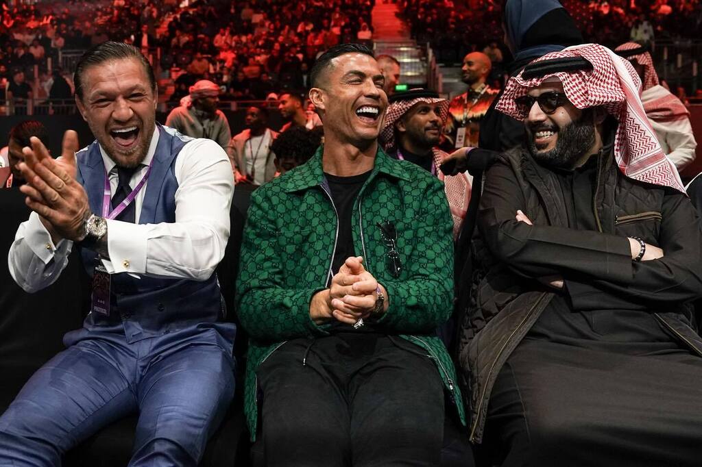 Conor McGregor and Ronaldo ringside with His Excellency Turki Alalshikh ⌚️🥊 #DayOfReckoning ⬅️ #RiyadhSeason
⁣⁣
#boxing #ringside #mcgregor #ronaldo #cr7 #thenotorious #thenotoriousmma #cristianoronaldo #riyadh #watch #watchaddict #watchcollector instagr.am/p/C1Z4xcQtn_h/