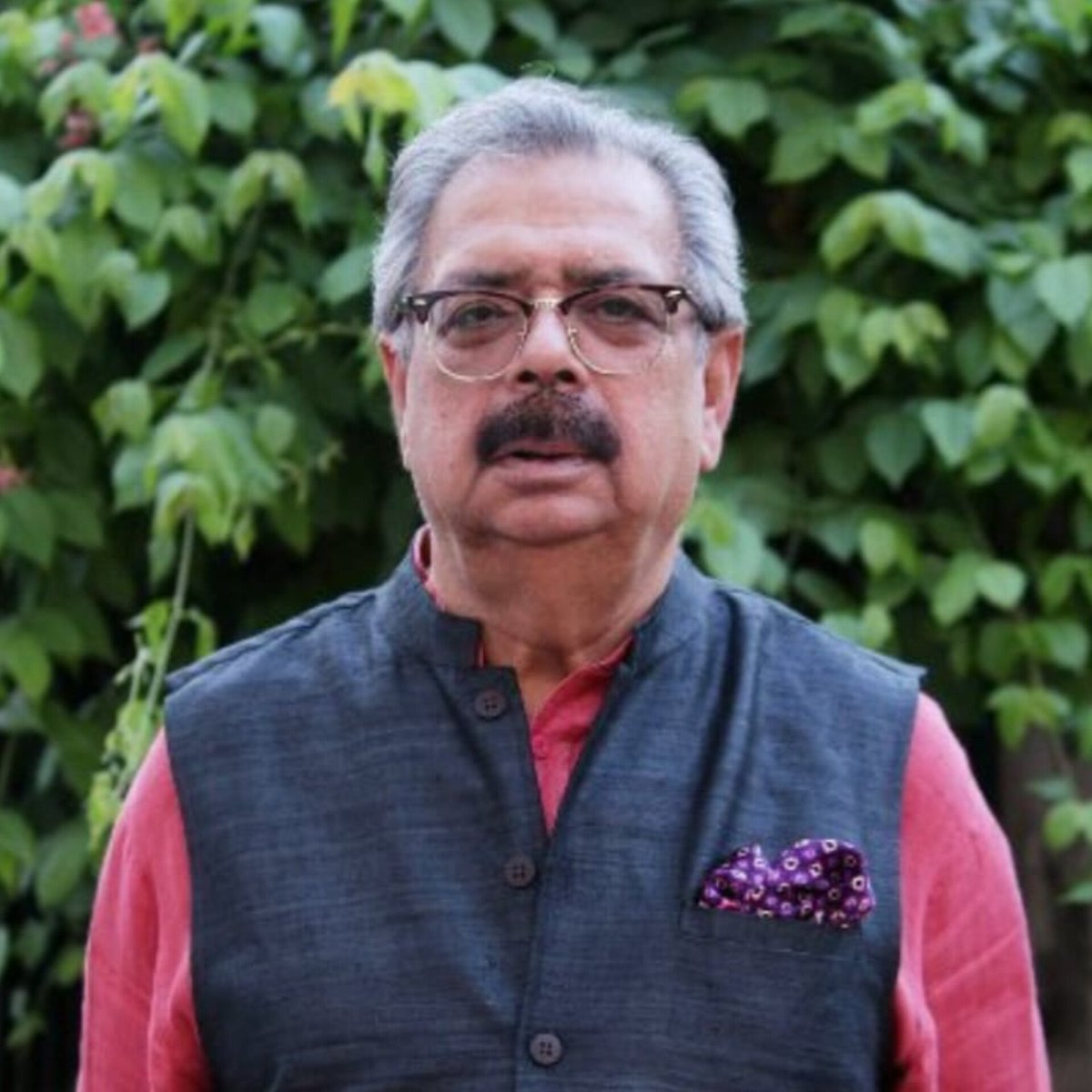 shorts_91's tweet image. 'Ayodhya is witnessing a joyous transformation,' says the 'King of Ayodhya.' 'Over 100 hotel applications highlight the city's growth,' he adds, 'Mata Sita's Curse seems lifted.'

Read more on-shorts91.com/category/india

#RamMandirInauguration #Ayodhya #AyodhyaDevelopment #RamTemple