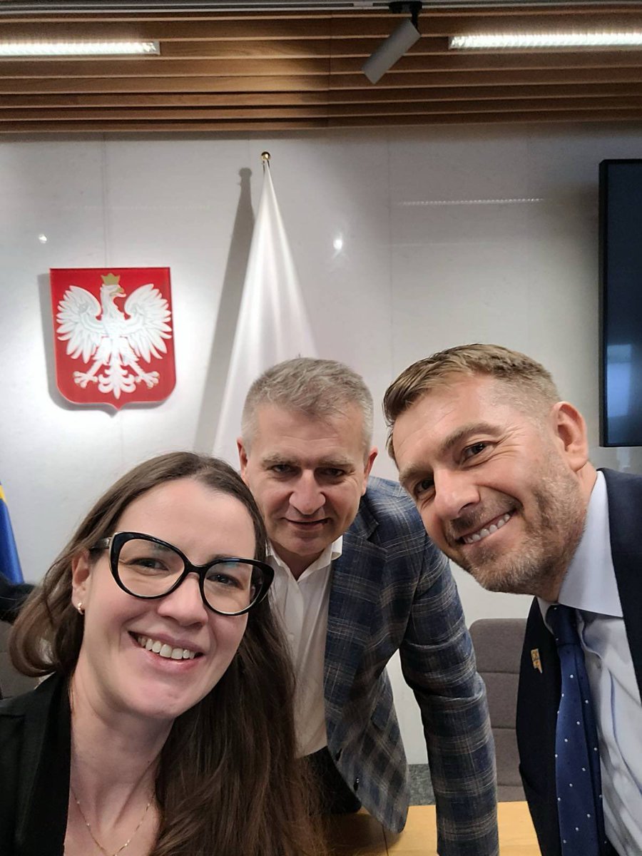 Norbert Pietrykowski (@npietrykowski50) on Twitter photo Święta, święta i po… 👋🎄 Czas wracać do roboty!
Trwa właśnie bardzo ważne posiedzenie sejmowej Komisji Zdrowia 🔴
Opiniujemy projekt budżetu na ochronę zdrowia na rozpoczynający się już za kilka dni 2️⃣0️⃣2️⃣4️⃣ rok
Walczymy o środki dla szpitali w #Bydgoszcz 🏥
<a href="/Arlukowicz/">Bartosz Arlukowicz</a> Święta, święta i po… 👋🎄 Czas wracać do roboty!
Trwa właśnie bardzo ważne posiedzenie sejmowej Komisji Zdrowia 🔴
Opiniujemy projekt budżetu na ochronę zdrowia na rozpoczynający się już za kilka dni 2️⃣0️⃣2️⃣4️⃣ rok
Walczymy o środki dla szpitali w #Bydgoszcz 🏥
<a href="/Arlukowicz/">Bartosz Arlukowicz</a>