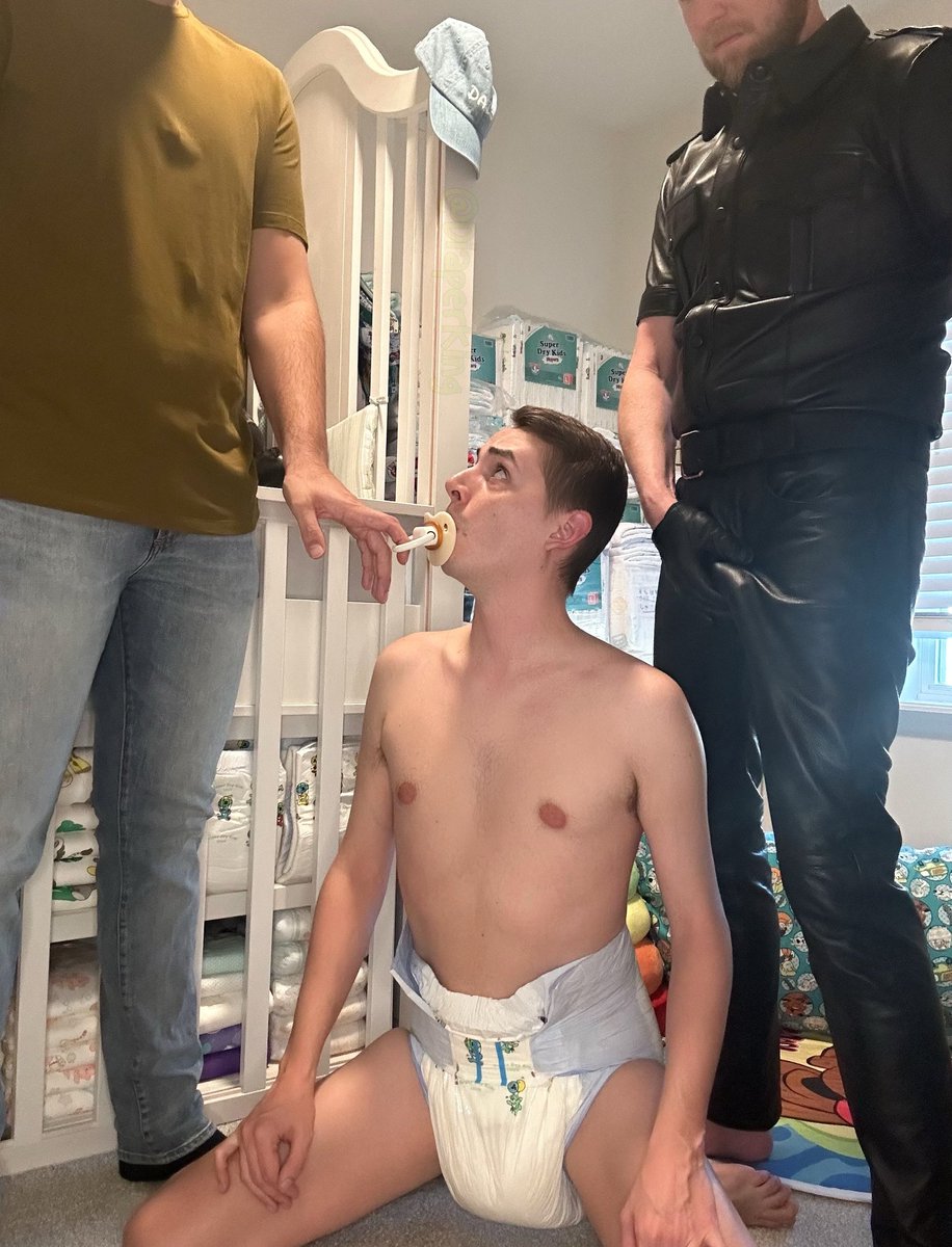 DiaperKing95's tweet photo. Dominant Daddies 🍼 @JakAxis @DKingDaddy1 https://t.co/SqDqMcr1nq