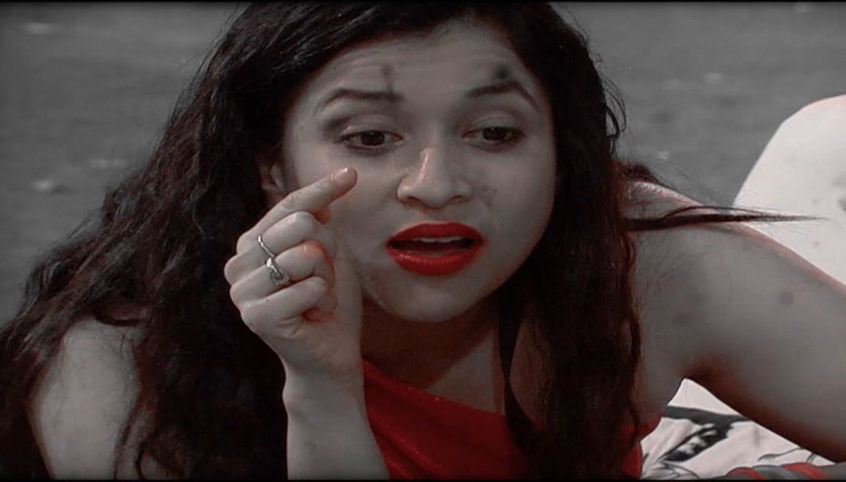 Yourweirdcrush1's tweet photo. Have a close look at her it's she who's an ass
Drop one word for her.

And yes repeating again she's an ass 😂
#BiggBoss17 #AbhishekKumar https://t.co/p0PABolTJj