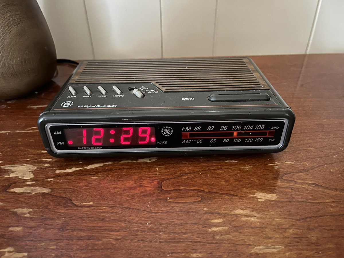 For my birthday this year I gifted myself a GE model 7-4612B Alarm Clock Radio and I have never felt more at peace