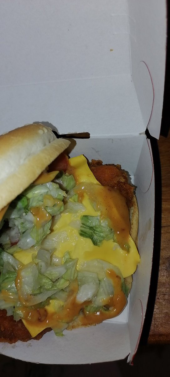 Carlos_Mfunwa's tweet photo. @hungrylion was at Hungry lion in George I ordered and paid for a DOUBLE BIG BOSS meal and I was given a big boss meal, this is totally unacceptable and I can not drive back to the store now as I was already far😡😡😡😡 https://t.co/obNakiWiag