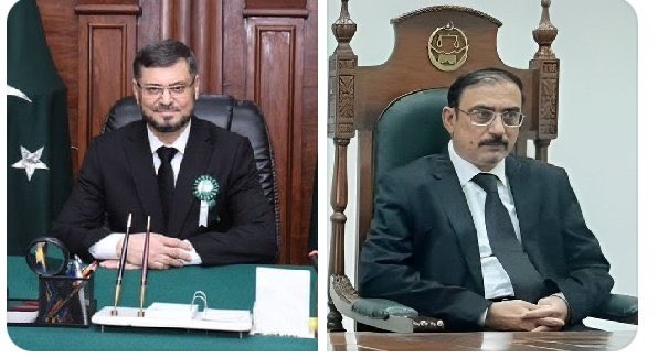 ARYSabirShakir's tweet photo. ان دو آنریبل ججز کو سیلوٹ کیا جائے کیوں کہ مافیاز ان کیخلاف نکل آئے ہیں https://t.co/0dWRlas1Fj