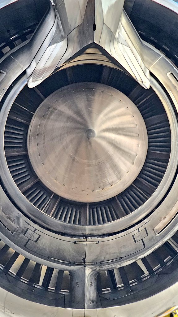 #unitedairlines #boeing #777 #engine #aviationphotography #aviation #avgeek #aviationlovers #plane #planespotting #heathrow