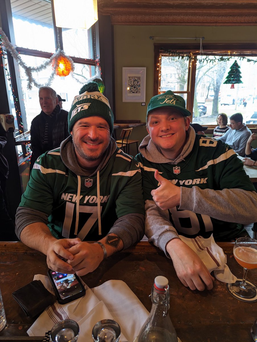 nyjetspleasewin's tweet photo. When's the tailgate start? @Browns https://t.co/gZGXJJq5Ir