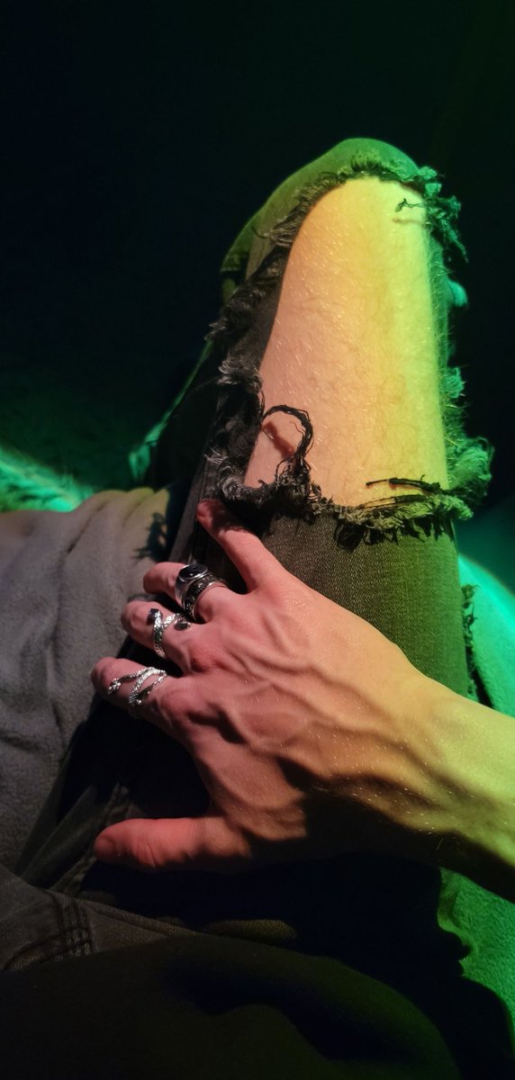Magic_Matt666's tweet photo. Not new to #Nsfwtwt just need new pin

•Switch, Dom++
•20
•he/him
•bi
•Soft and hard kinks

Like + rt to be moots 😌 https://t.co/YUTZW5eo98