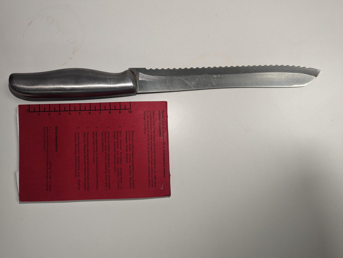 Thanks to the @FinsburPark community we have recovered a large knife from N4 area! Please continue sharing information with us about possible crime in your area. #FinsburySNT #MPS #Stopcrime