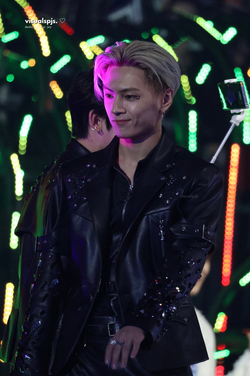 visualpjs's tweet photo. [231225 - SBS GAYO DAEJUN]

face card never declines. ☆

#JAY #제이 #종성 #엔하이픈_제이 https://t.co/F0IaPFrZOZ