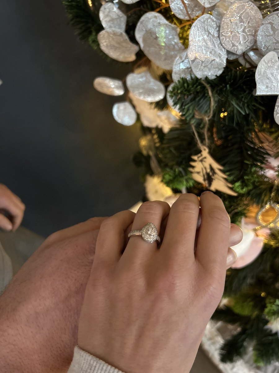 Gemj11's tweet photo. Boxing Day was pretty special 🥺💍

A day I will never forget 🔐 https://t.co/7ET0VlhQMu