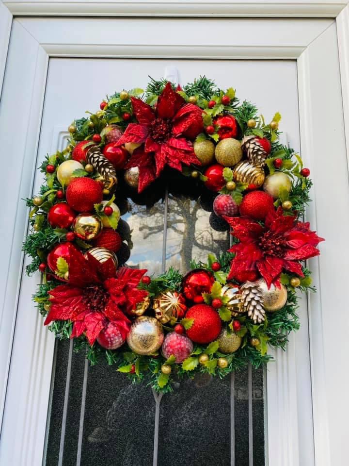 curlykez's tweet photo. @bbc5live Adrian - the wreath that survived the Stalybridge Tornado 🌪️🌪️🌪️ https://t.co/VG2KRR0lDP