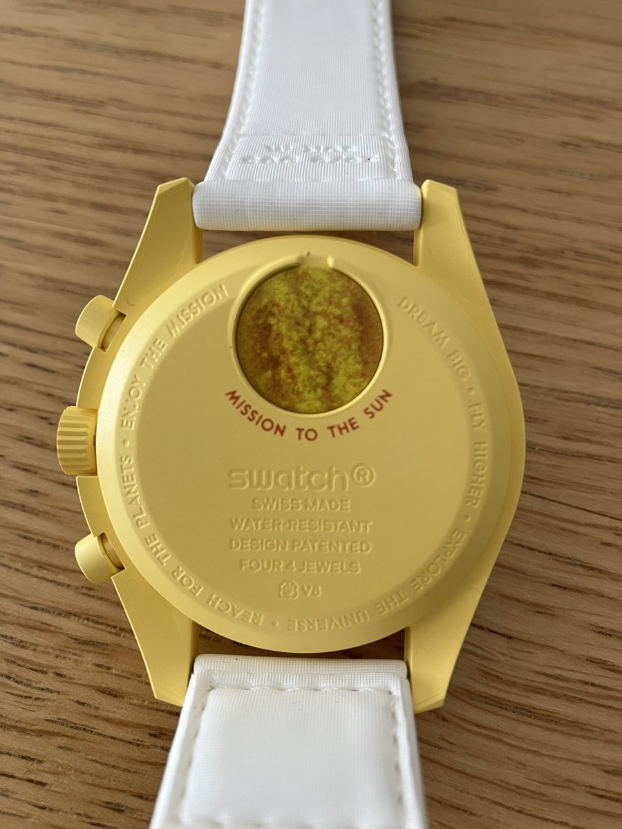 ahi_ru's tweet photo. 迷わず太陽にした。#omegaswatch #missiontothesun #moonswatch https://t.co/logR5lMyOV