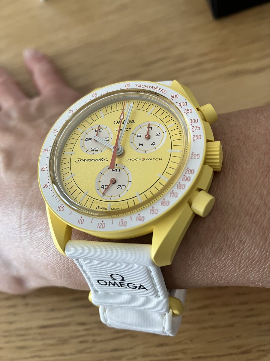 ahi_ru's tweet photo. 迷わず太陽にした。#omegaswatch #missiontothesun #moonswatch https://t.co/logR5lMyOV