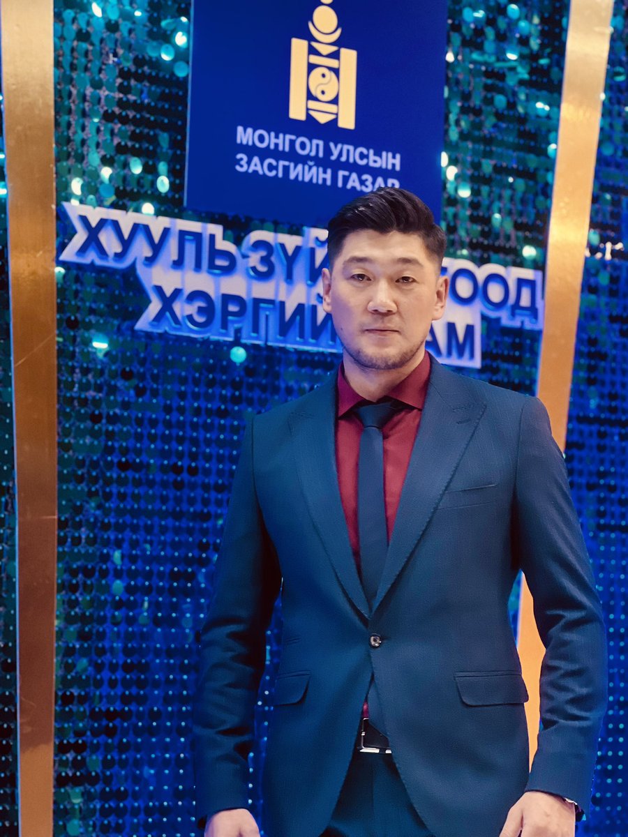 bataka2020's tweet photo. Шинэ он шинэ жилийн мэнд хүргэе... https://t.co/njxLbKYx87