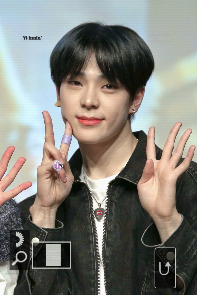 junmin1231's tweet photo. ︎231228 2024년도 휘브팅💙💙

#WHIB #휘브 #JAYDER #제이더 #준민 #김준민 #JUNMIN https://t.co/YA9qk6HzFR