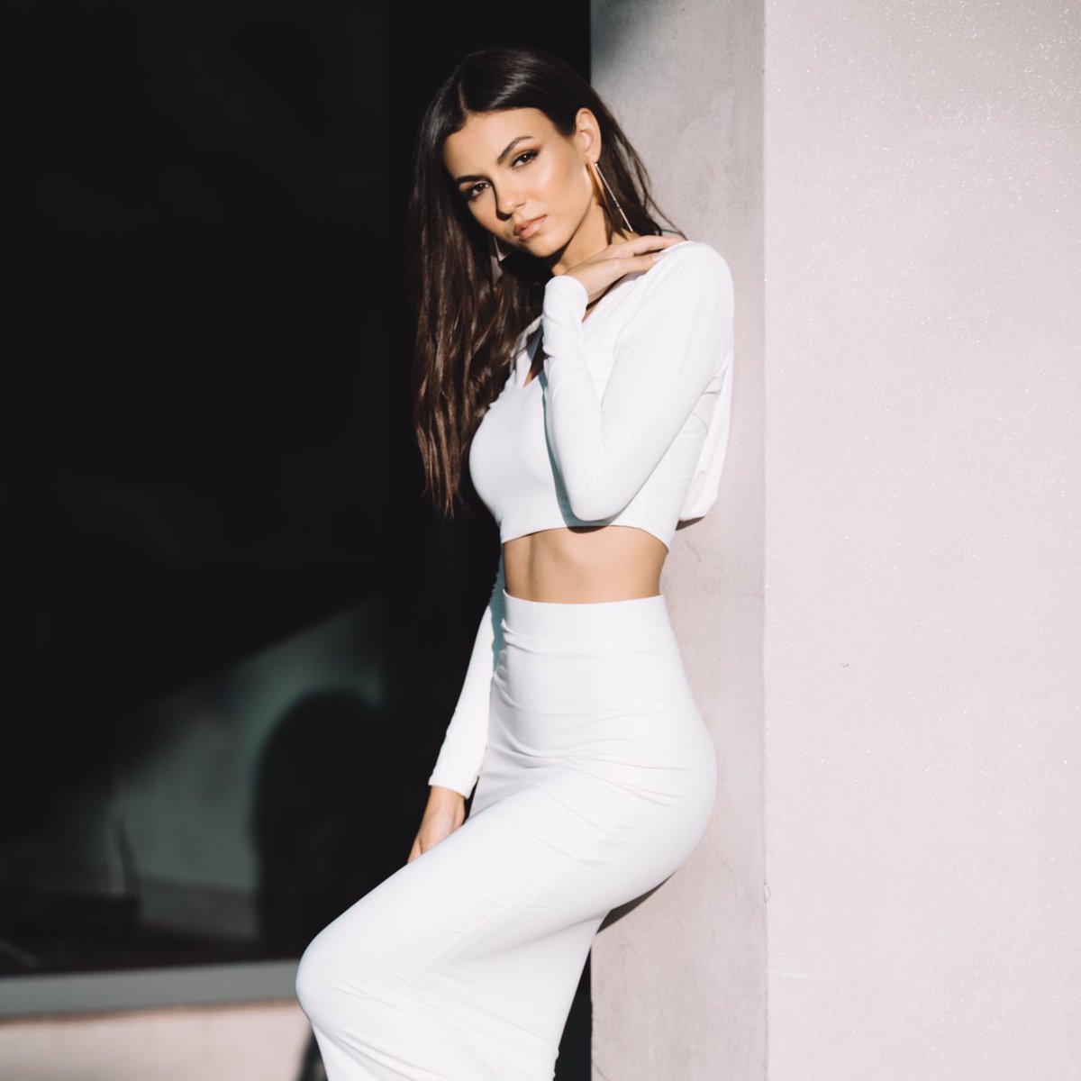 VJOnChart's tweet photo. .@VictoriaJustice's most streamed songs on YouTube Music:

#1. BOYK — 155M
#2. Take A Hint — 104M
#3. FTFO — 87M
#4. BFB — 75M
#5. Make It Shine — 55M
#6. Make It In America — 43M
#7. Gold — 39M
#8. You're The Reason — 36M
#9. AIWIE — 32M
#10. Leave It All To Shine — 31M https://t.co/4IvxTeqcs5