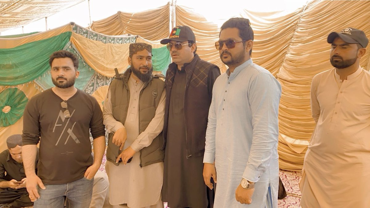 SyedMazharPPP's tweet photo. شہید محترمہ بینظیر بھٹو کی بہادری اور جراّت کو سرخ سلام۔
نواجون لیڈر محترم جناب بلاول بھٹو صاحب کی اللہ پاک حفاظت فرمائے آمین۔
*27 December*
*یوم شہادت بینظیر بھٹو*😢☹️
#27December2007 #AsifaBhuttoZardari #BilawalBhutto #AsifAliZardari #BBZ #ppp https://t.co/1b2s7qMhrm