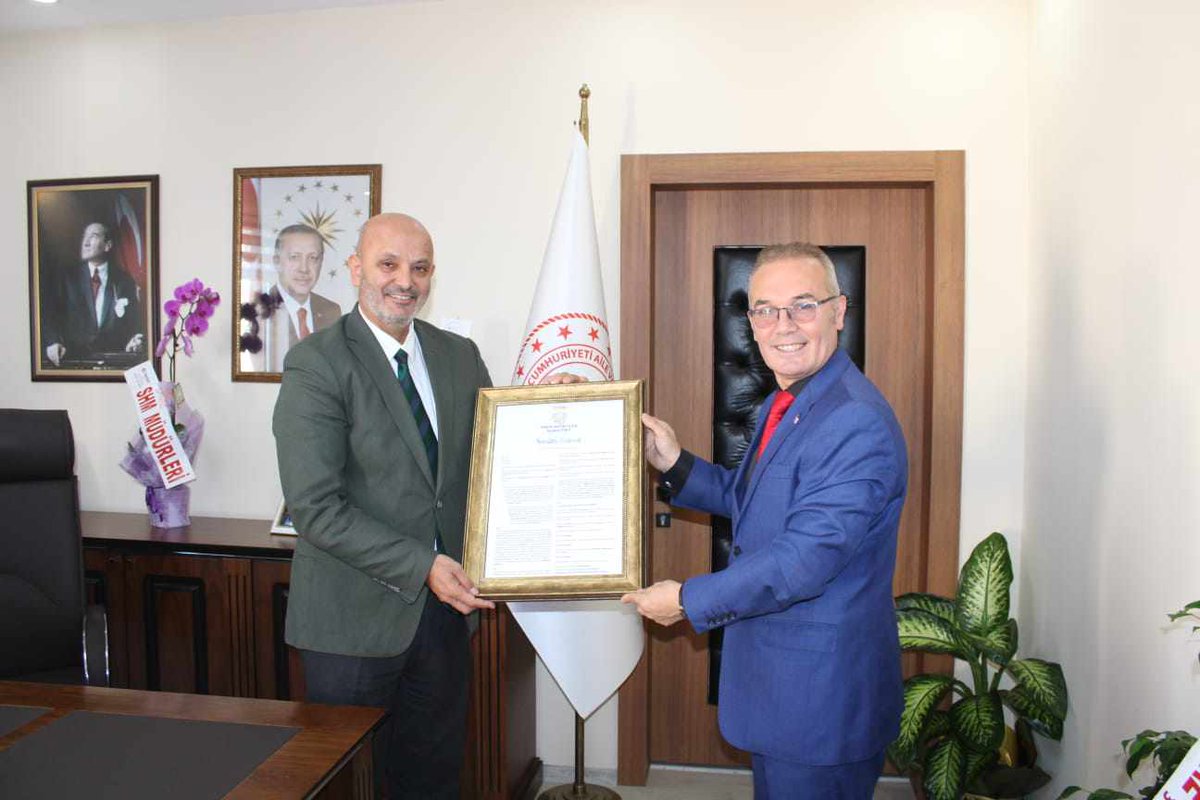 muglaonder's tweet photo. MUĞLA ÖNDER BAŞKANIMIZ Sefa Kara, BAŞKAN YRD Oktay Tavas VE BAŞKAN YRD M Mehmet Ali Atıcı MUĞLA AİLE VE SOSYAL HİZMETLER BAKANLIĞI MUĞLA İL MÜDÜRLÜĞÜNE ATANAN YAKUP KÜTÜK BEY'E HAYIRLI OLSUN ZİYARETİNDE BULUNDULAR.
#önderimamhatiplilerderneği
#Muğlaailevesosyalhizmetlermüdürlüğü https://t.co/5cj3B4Qp8p