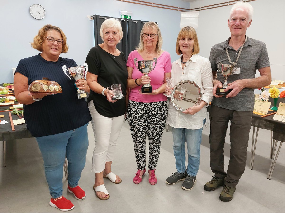 Well done to Strood Gardening Club on having had another successful and busy year of meetings, shows and activities!  #hoopeninsula #strood #rochester #kent #gardeningclub