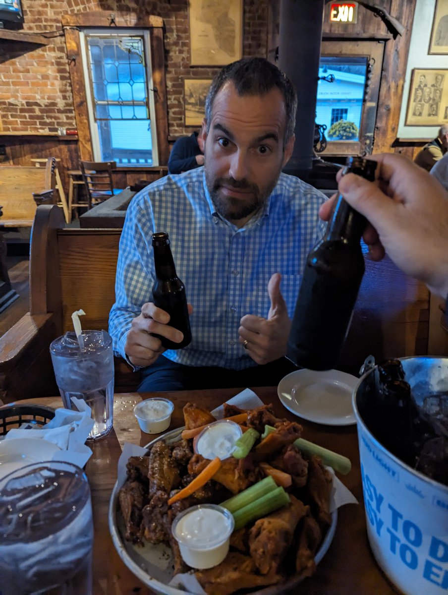 dmurph11's tweet photo. @Chris_Grosse Rocks and wings of course! https://t.co/JZQW5I6j8i