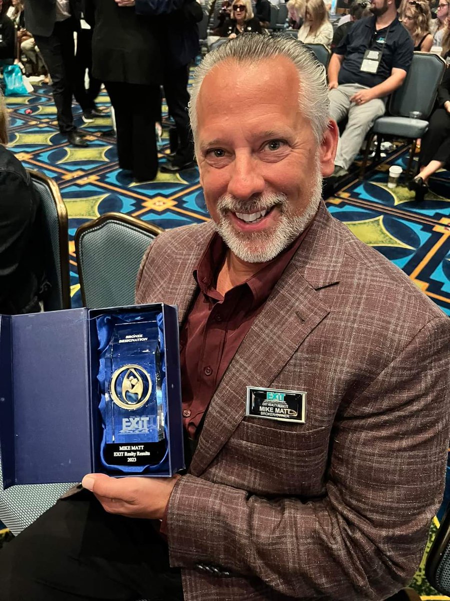 Pankonin11's tweet photo. Mike Matt of EXIT Realty Results Sussex in Wisconsin has been recognized by EXIT Realty International for his outstanding leadership and sales achievements at Disneyland Resort CA. Congratulations, Mike! To learn more about EXIT Realty and their commitment to leadership. https://t.co/BBHa2vaWJE