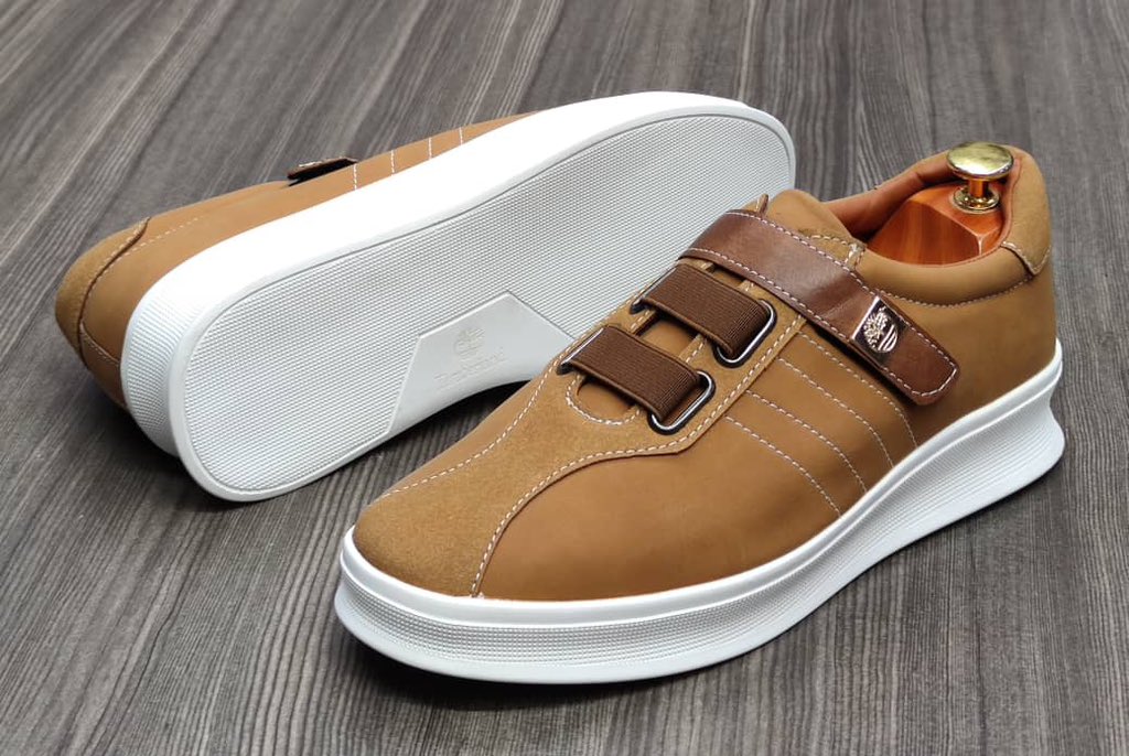 MarcelloGucci's tweet photo. ☎️ *￼6 97 67 79 83 
Nouvel arrivage chaussures homme très bonne semelle 40 à 45.
Chaussures Homme très bon cuir 40 à 45 
 _*18.000frs*_ 💥 💫💫

☎️ *697677983* https://t.co/T1qB98Rf5c