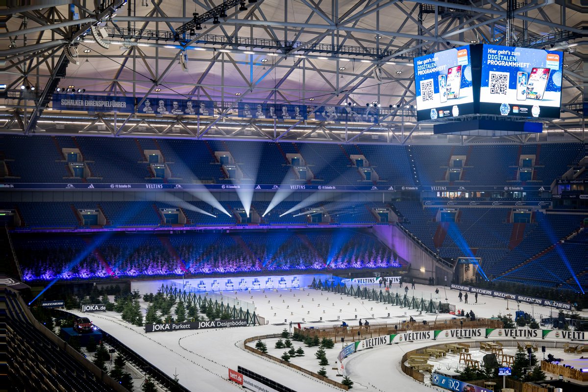VELTINSarena's tweet photo. Herzlich willkommen beim Biathlon auf Schalke 2023 👋
Im Winterdorf direkt vor den Toren der VELTINS-Arena laden zahlreiche Verpflegungsstände und Mitmach-Aktionen zum Verweilen bei gemütlicher Atmosphäre ein 🙌 https://t.co/lTMBdG9ieF