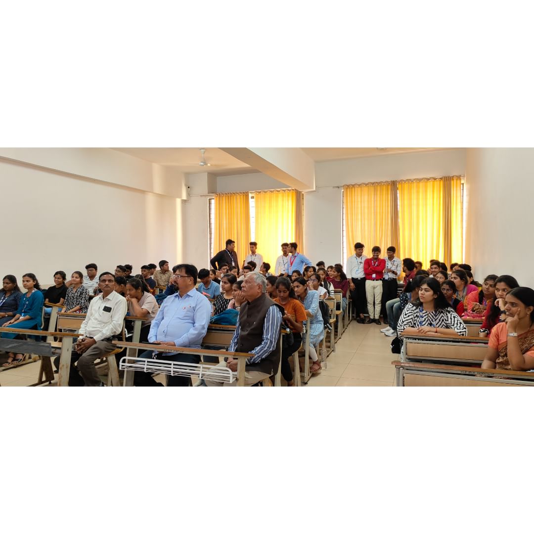 KLESBCA_HUBLI's tweet photo. Introduction Program at ROTRACT
#rotract #kle #klebca https://t.co/oR4iwzfeUB