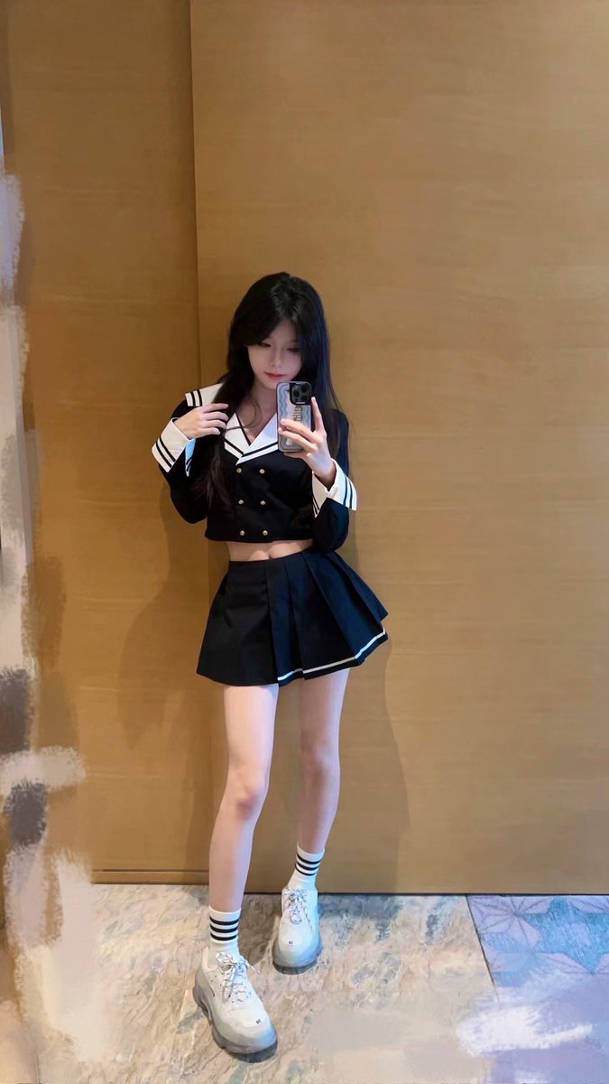 LimutEmpest's tweet photo. 小黑裙～05女高
#女高中生 #白腿 #翘臀 #身材 #长腿 
#北京 #大腿 #射屏 #白袜 #腰臀比 https://t.co/shm25LH8RC