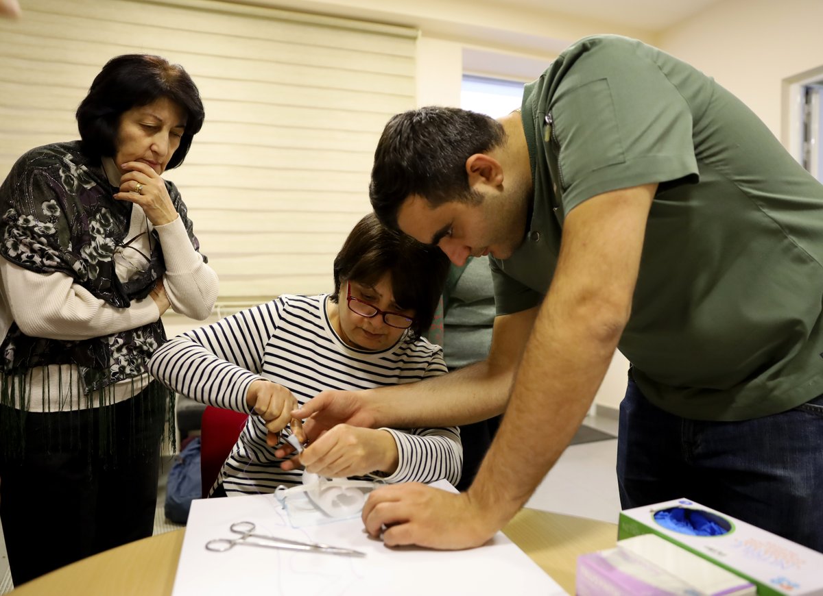 When knowledge saves lives: 50+ obstetrician-gynecologists and midwives from six regions of #Armenia have acquired knowledge and practical skills in #emergency obstetric care. armenia.unfpa.org/en/SRHtraining