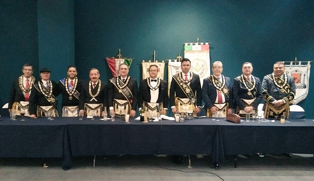 Una vez más se realizó el encendido del fuego nuevo y la cena solstilcial.
Nuestra Gran Logia les desea un feliz 2024.