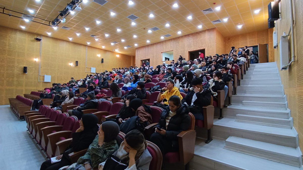 📍Başkanlığımız bünyesinde faaliyet gösteren "Psikolojik Danışmanlık ve Rehberlik Birimi" tarafından öğrencilerimize yönelik “Kendime İyi Bak” etkinlikleri kapsamında düzenlenen eğitim seminerleri Sağlık Bilimler Fakültesinde yapılan sunum ile devam ediyor.