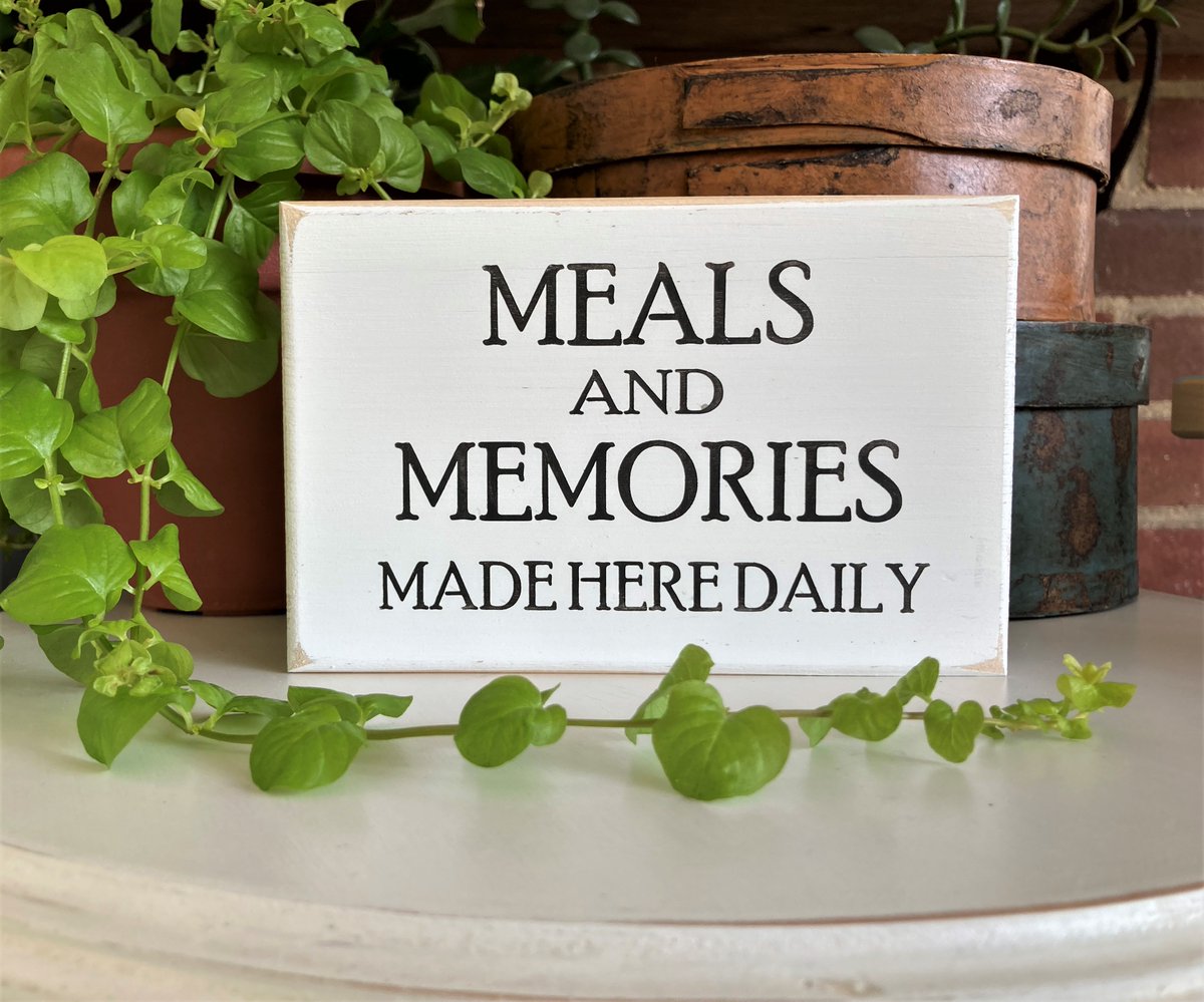 CountryWorkshp's tweet photo. Meals and Memories Made Here Daily #kitchendecor #kitchensign #familygathers #makememories #smilett23 https://t.co/dzUmogXByg https://t.co/aSimJnroQ5