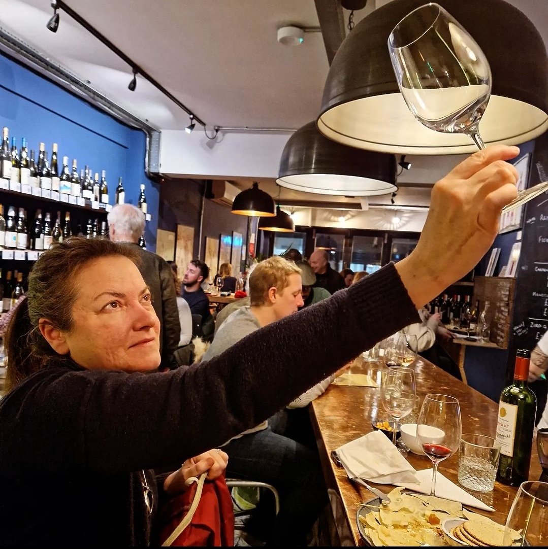 OAK_N4's tweet photo. Is everybody recovered from Christmas? 😁✌️

We're open until the 31st (check our special hours) ✨️ Pop in for a drink with us this week! 🙌🍷

#oakn4 #winebar #wineshop #winelovers #londonwine #hiddemgem #localwinebar #finsburypark #islington #northlondon #theplacetobe https://t.co/TLvRQmMDzd