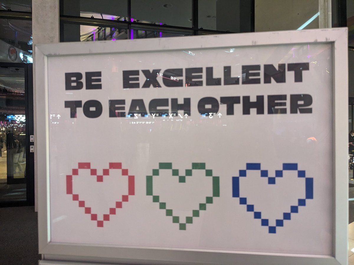 Was ich am Chaos Communication Congress stets sehr mag: der achtsame und wertschätzende Umgang aller miteinander. Und die weirde Zettelkultur #37c3