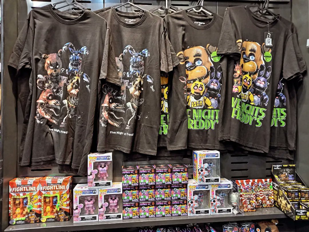 hmvSheffield's tweet photo. New drop of #fivenightsatfreddys
#merch
#FunkoPop #Freddy & #foxy
#collectables #blindboxes
#Tshirts #bagclips &
#books 2 for Β£7!!!
#popculture #hmvforthefans
ππ https://t.co/npCnbYkqZm