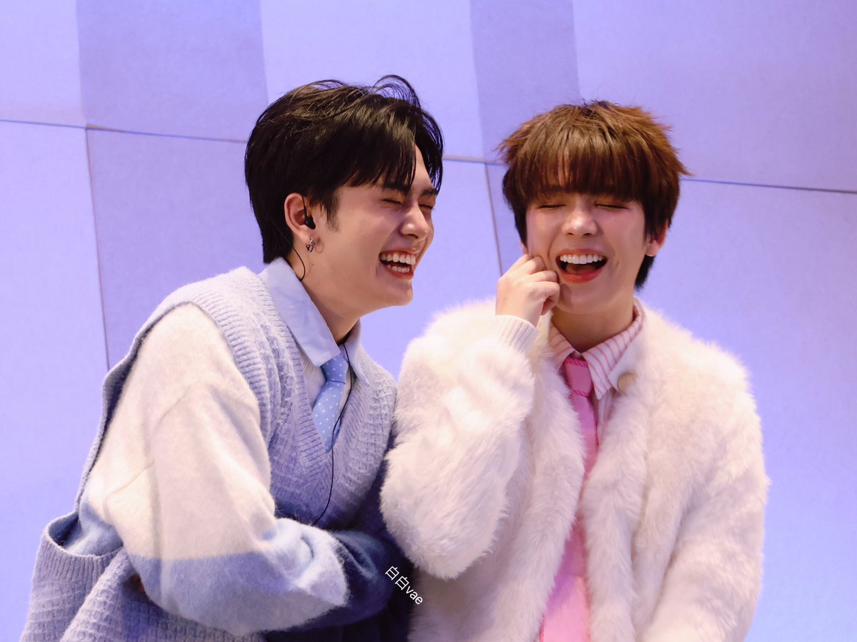 bibi92951278's tweet photo. 231223 SantaEarth Hongkong FM
Happiness smile of them!
#SantaEarth 
#SantaPP
#cooheart 
#ChristmasMiracleWithSantaEarth https://t.co/mAnGdsG81A