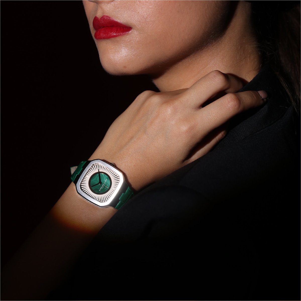 CZuberOfficial's tweet photo. Experience Neo-Swiss exuberance with the Perfos 36 timepiece—a flawless blend of design and craftsmanship, epitomizing timeless elegance. Cherish generations to come. Now available in UAE, Switzerland, France, and Canada – https://t.co/e7MfpkEqsG https://t.co/a428ZJwcC1