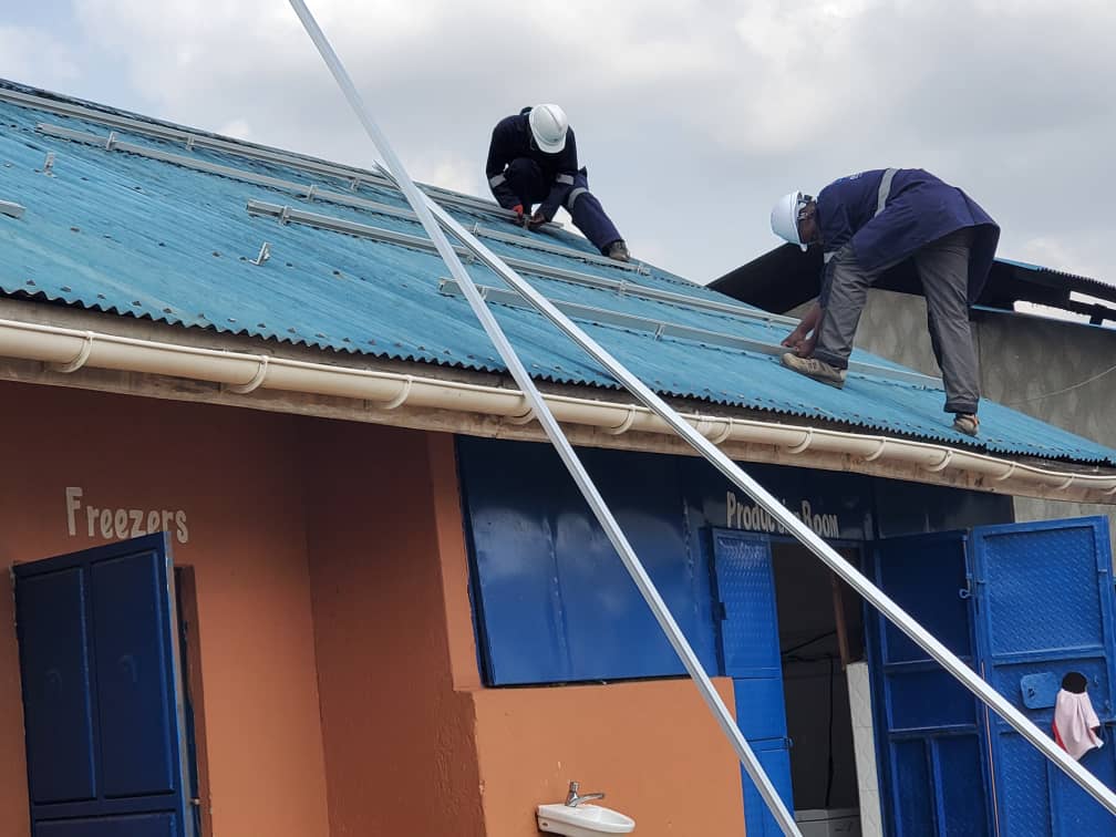 We assess, design, and build custom solar power projects according to the specific needs of our clients. In addition, we are also wholesalers of solar energy products, ensuring that our clients have access to the latest and most innovative products on the market. #SaveWithSolar