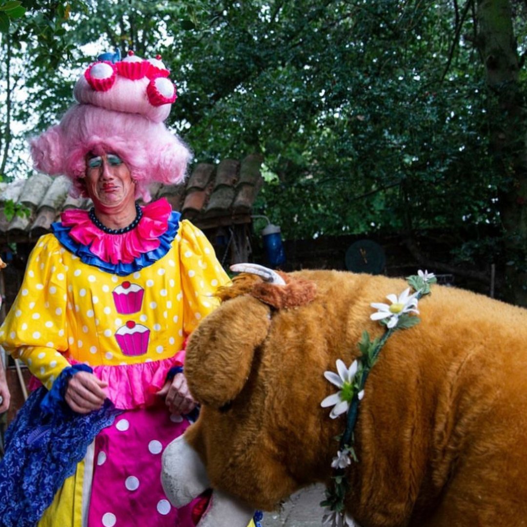 It's that bit between Christmas and New Year and no one knows what day it is, but we want to know which Dame Trott are you most like today? 🌱🫘