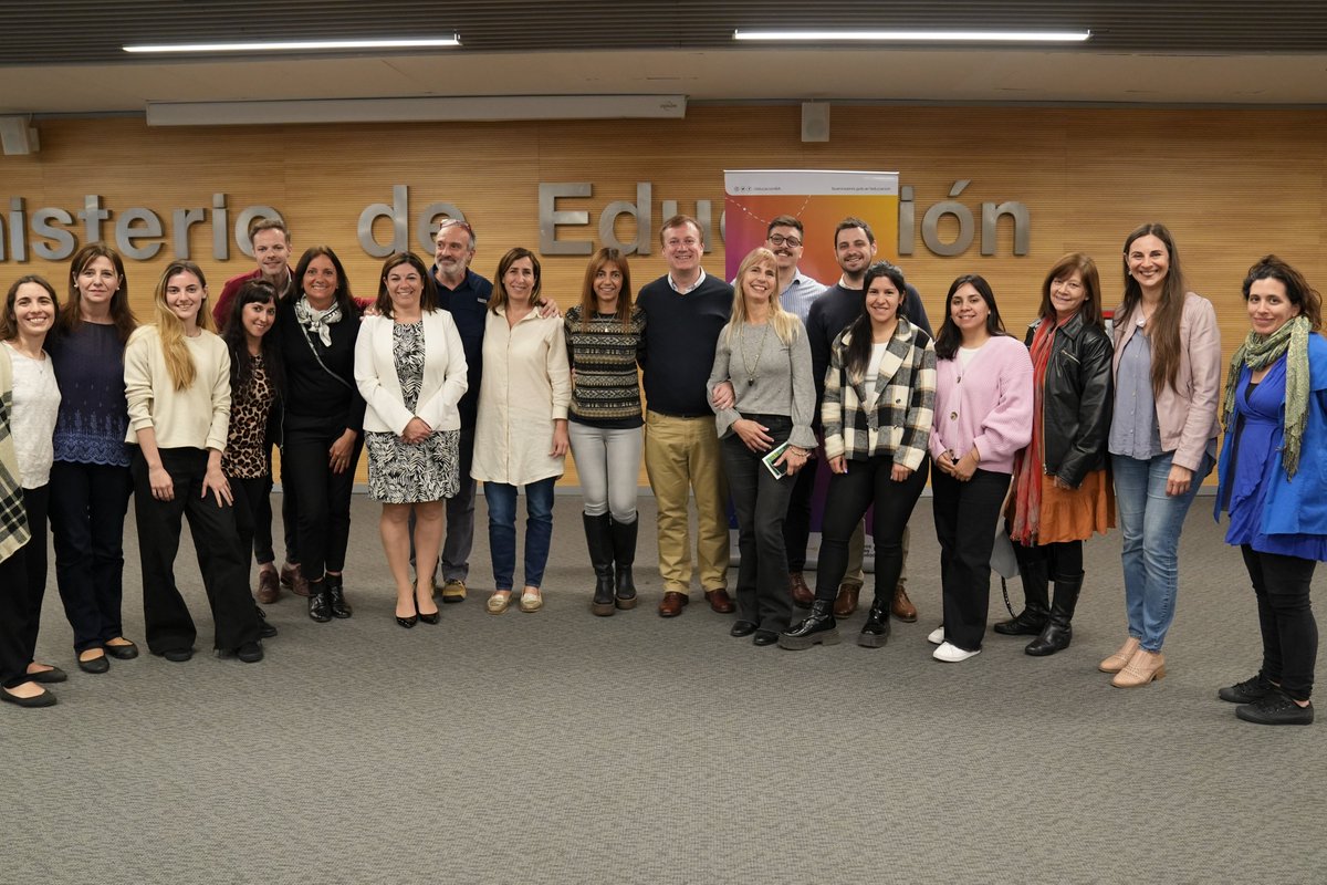 FerVilla_ba's tweet photo. Llegó el final del año y los recuerdos se movilizan.  

Vivimos momentos increíbles durante las #PrácticasEducativas este 2023  

Quiero agradecer a todas y cada una de las personas que participaron en este proceso: organizaciones, docentes, equipo y a las y los estudiantes. https://t.co/DmBlCKfd90