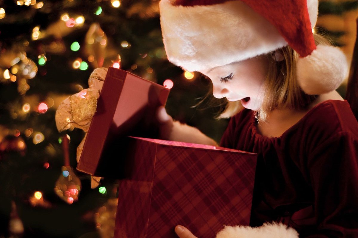 RettUniversity's tweet photo. #TryItThursday Take some time to chat with your loved ones about the gifts they received for the holidays. Model where they can find the language, how to describe the gifts so they can tell others about what they received. https://t.co/p7agG5BJXW